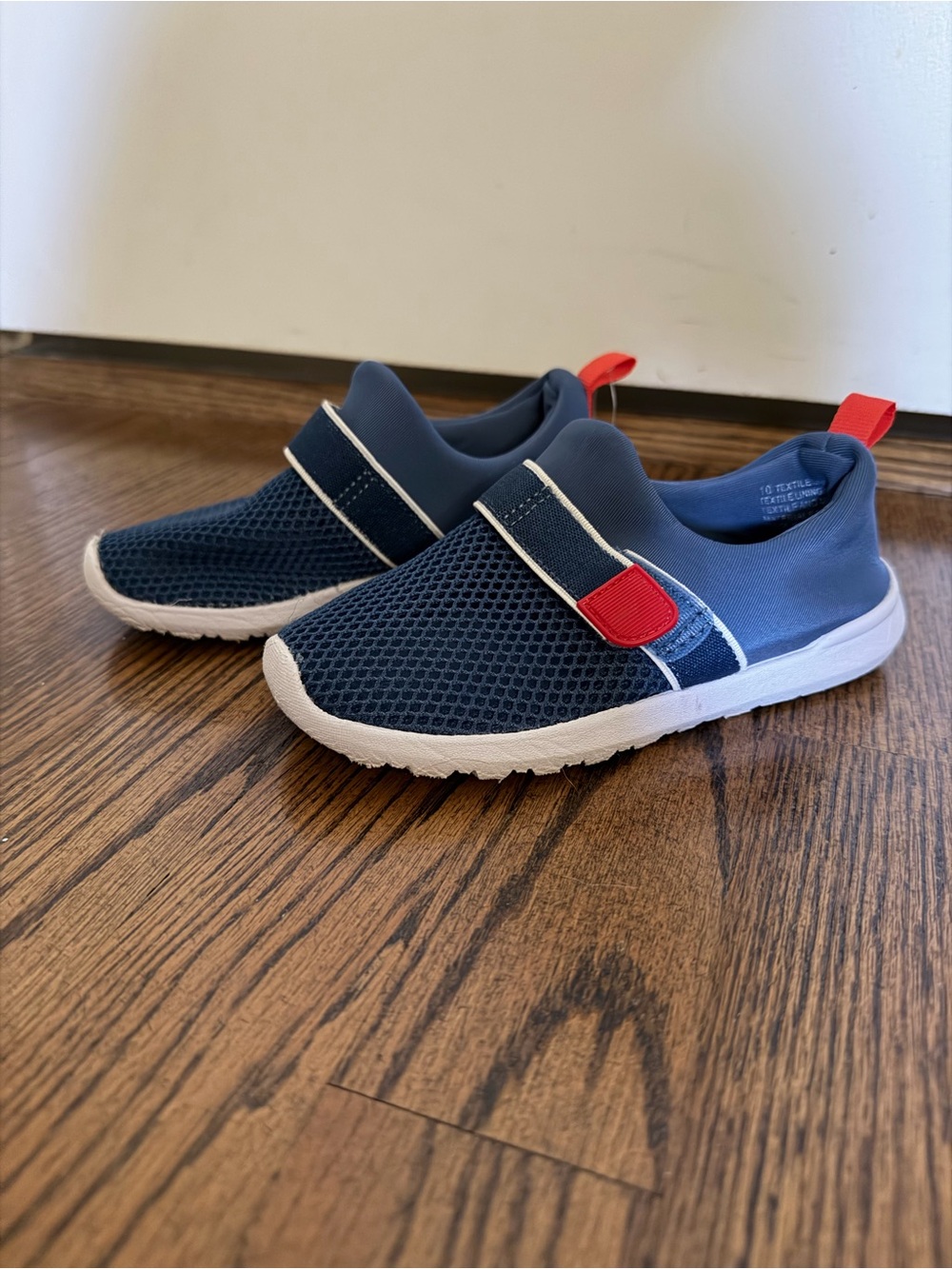 Boys Cat & Jack Swim Shoes - Sz 10